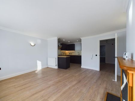 2 bedroom flat to rent - Photo 2