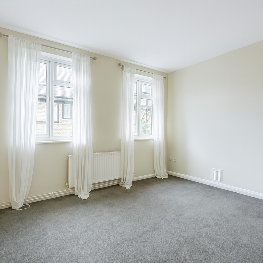 Bedford Close - Photo 1