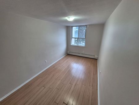 For Lease - 270 Palmdale Drive Unit# 305, Toronto, Ontario - Photo 5