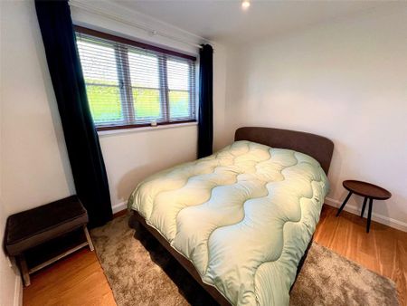 4 bedroom detached bungalow to rent - Photo 3