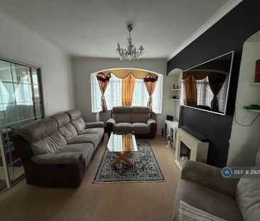 4 bedroom terraced house to rent - Photo 1