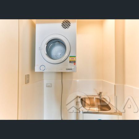 Modern specious one bedroom Apartment plus study area Walking to Norwest station - Photo 3