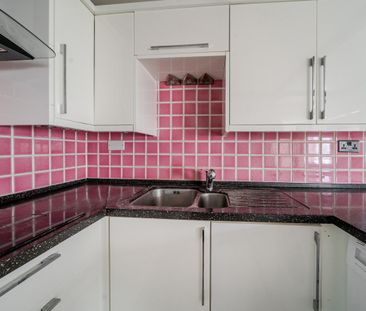 2 bedroom semi-detached house to rent - Photo 4