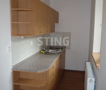 Pronájem bytu 1+kk 28 m² - Photo 2