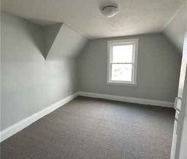 For Lease - 31 MCKINSTRY Street, Hamilton, Ontario - Photo 2