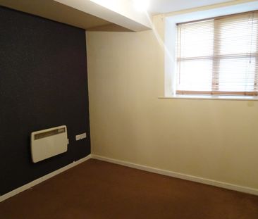 2 Bed Unfurnished Apartment - Photo 4