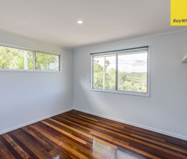 Comfortable 3 bedroom home - Freshly Painted Throughout. - Photo 4