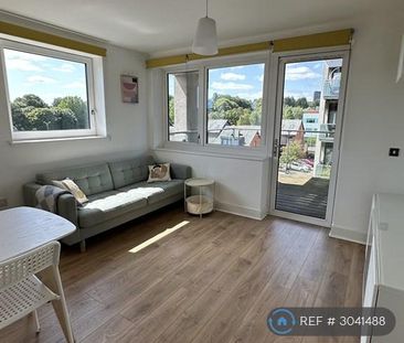 2 bedroom flat to rent - Photo 2