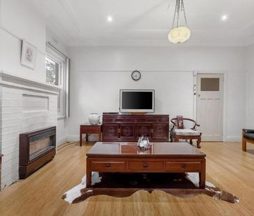 3 Bedroom Home in vibrant Hawthorn - Photo 6