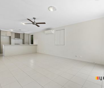 Townhouse In Small Complex Close to Local Amenities - Photo 4