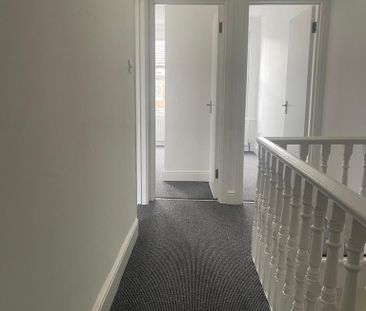 3 bedroom flat to rent - Photo 6