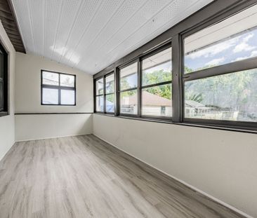 For Lease - 225 Essex- Basement unit Avenue, Richmond Hill, Ontario - Photo 3