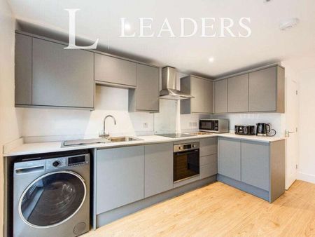 Modern Comteporary professional room in Bury St Edmunds - Photo 3