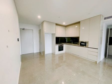 2 bed 2 bath - Photo 5