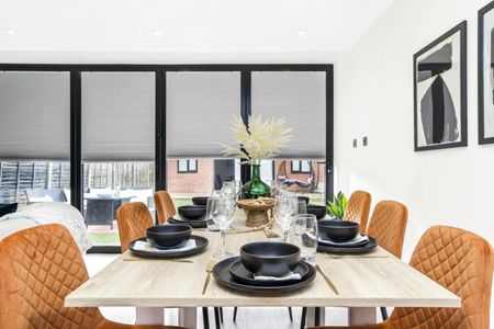 Clammas Way, Uxbridge UB8, London - Photo 2