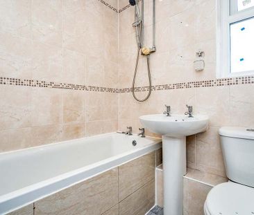 3 bedroom semi-detached house to rent - Photo 6