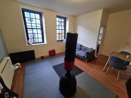 2 bedroom private hall to rent - Photo 2