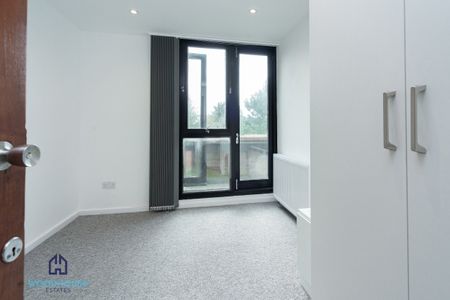 Chandos Way, London, NW11 - Three Bedroom Flat To Rent - £577pw / £2,500pcm - Photo 4