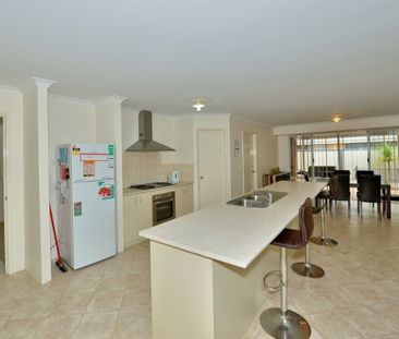 Spacious Family Home with Large Entertaining Area - Photo 4