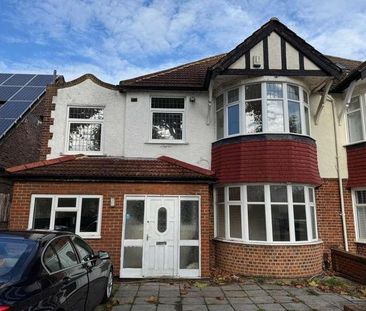 Surbiton, Surrey, KT5 - Photo 2