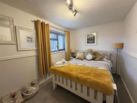 3 bedroom semi-detached house to rent - Photo 5