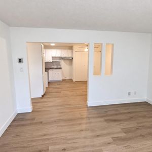 Immeuble - 1580 Rue Dorval, Sherbrooke Spacieux 4 Et Demi à Louer - Sherbrooke Près De L'Université - Photo 3