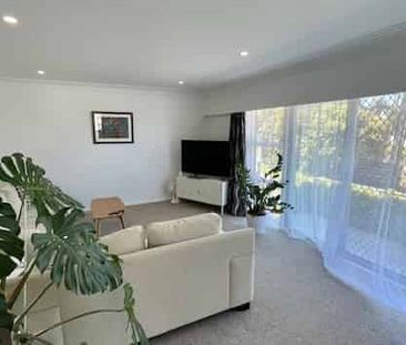 Newly renovated two bedroom home with sea views in Milford! - Photo 1