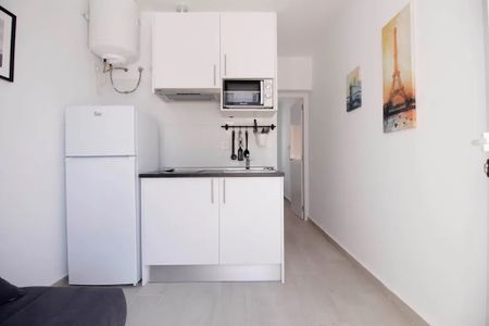 Calle de Santoña, Madrid, Community of Madrid 28026 - Photo 2