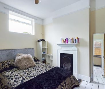 Shepperton Road, Staines-upon-Thames, Surrey,TW18 - Photo 6