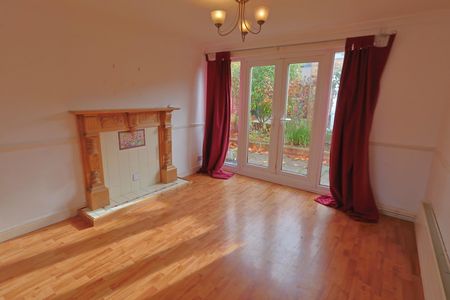 Utrillo Close, Coventry - Large 3 Bedroom Mid Terrace with Garage - Photo 4