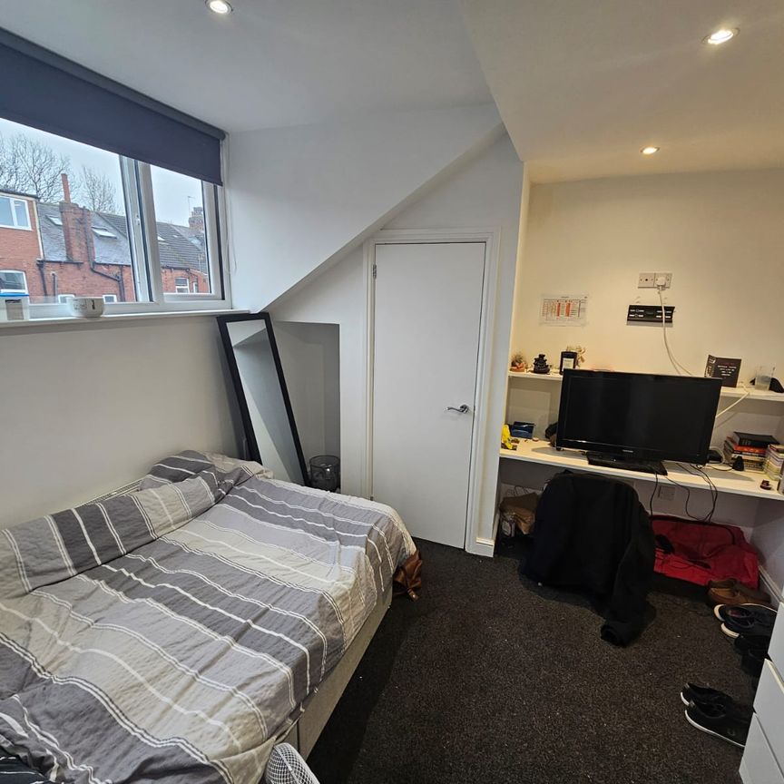 3 Bed - 17 Royal Park Terrace, Hyde Park, Leeds - LS6 1EX - Student - Photo 1