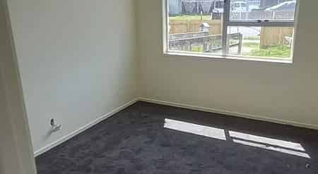 3BR Manurewa Home & A fully self contained unit. - Photo 1