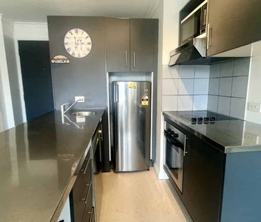 Fully furnished 2 bedroom apartment Te Aro - Photo 4
