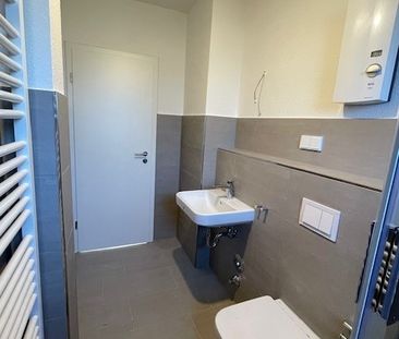 *Erstbezug nach Kernsanierung*Tageslichtbad*Balkon* - Photo 4