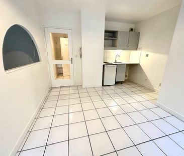 Location Appartement 1 pièce 30m² LYON 7ème - Photo 4