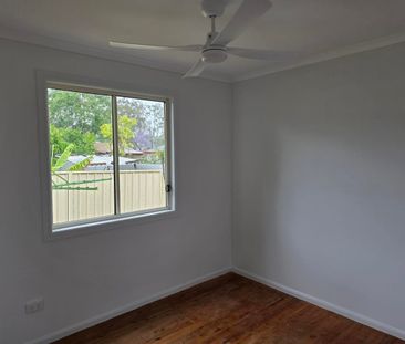 Charming Home - Photo 6