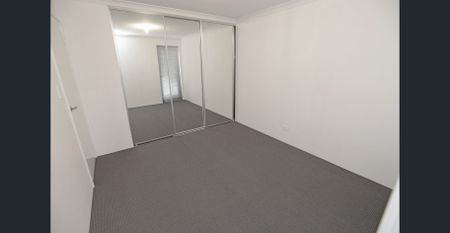 LOVELY VILLA - LOW MAINTENANCE - Photo 2