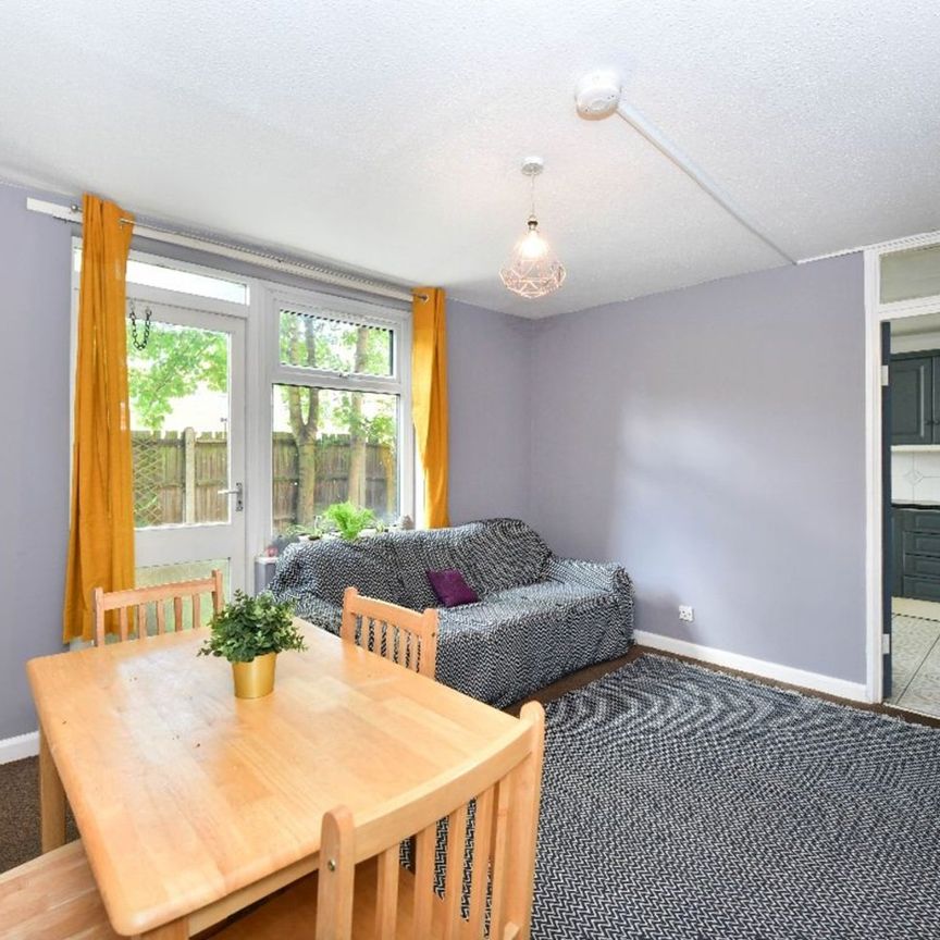 Room in a Shared House, Amhurst Road, E8 - Photo 1