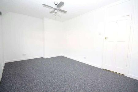 Goldings Road, Loughton, IG10 - Photo 4