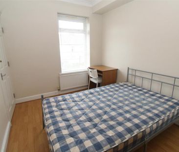 3 bedroom private hall to rent - Photo 4