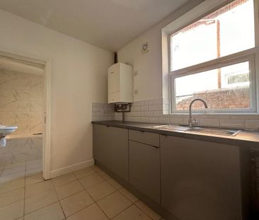 3 bedroom terraced house to rent - Photo 6