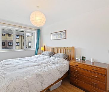 3 bedroom flat to rent - Photo 3