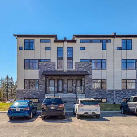 SUPER CONDO 5 1/2 À LOUER À NEUFCHÂTEL - Photo 4