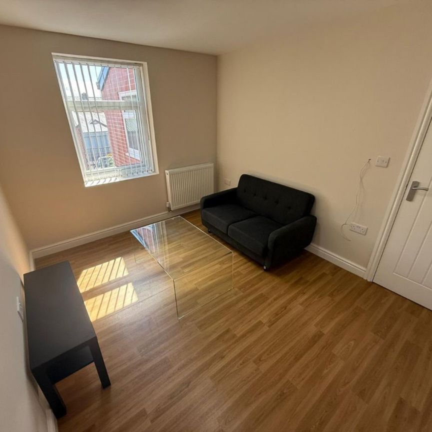 Flat 2, St Thomas Road, Preston - Photo 1