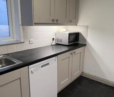 Room's Available August 1st, 34a Delhi Street, Belfast, BT7 3AJ - Photo 6