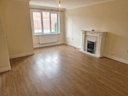 4 bedroom detached house to rent - Photo 2