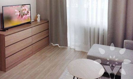 Ponúkame na prenájom 1-izbový zariadený byt s balkónom na Palárikovej ul. pri Auparku. - Fotografia 3