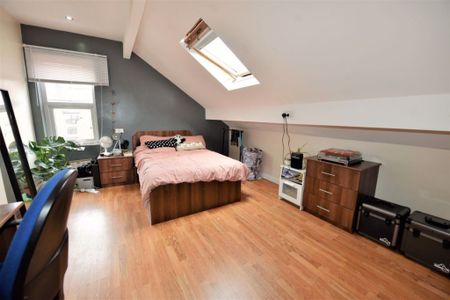 3 bedroom House in Elizabeth Street, Leeds - Photo 4