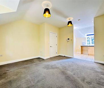11, The Pines, Leeds, West Yorkshire, LS17 8GB - Photo 1