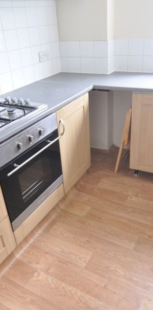 1 bed Flat - To Let - Photo 1